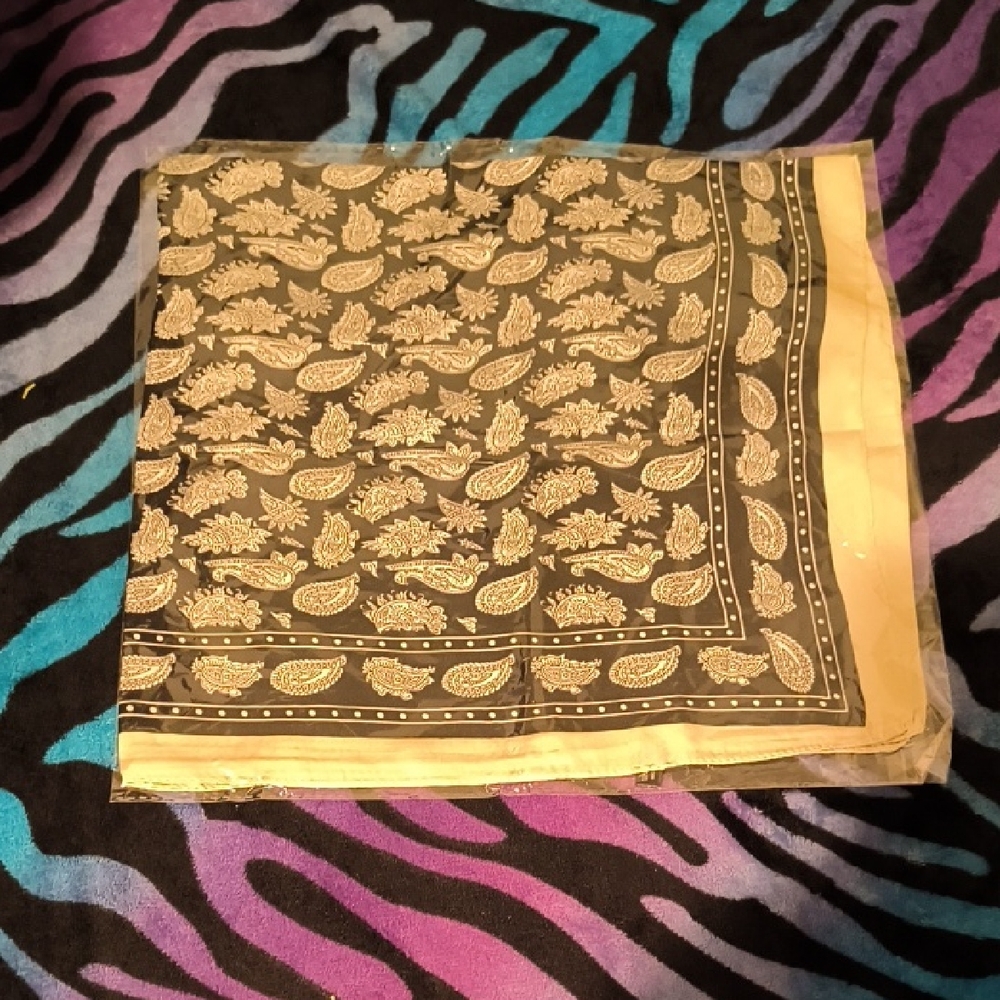 Chic Black and Cream Paisley Scarf